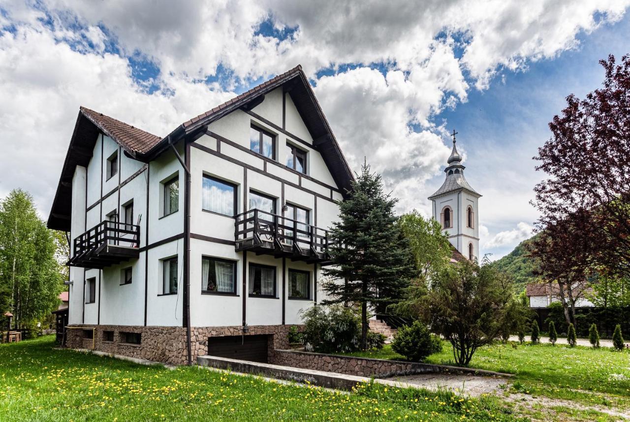 Pensiunea Muntele Rece Bran  Bagian luar foto